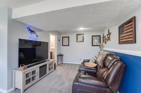 Living - 659 Dovalon Pl, Galloway, OH 43119 photo 3 of 4