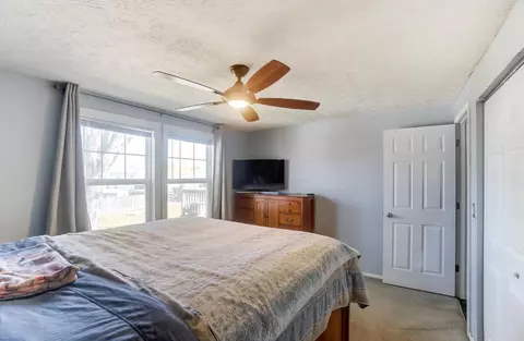Bedroom - 659 Dovalon Pl, Galloway, OH 43119 photo 4 of 8