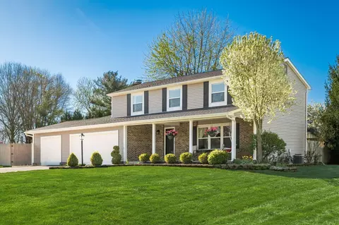 9545 Meadow Wood Dr, Pickerington, OH 43147