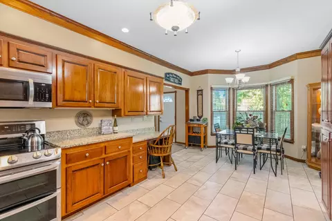 Kitchen - 1423 Eagle Links Dr, Marion, OH 43302 photo 3 of 4