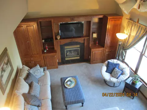 Living - 1423 Eagle Links Dr, Marion, OH 43302 photo 4 of 5