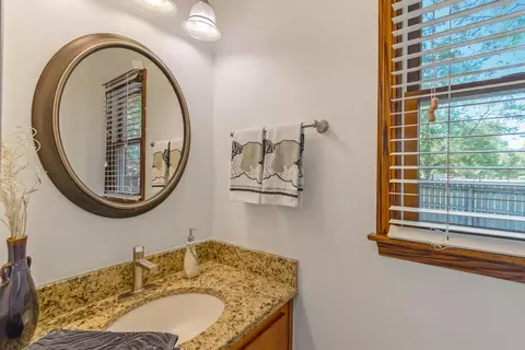 Bath - 1423 Eagle Links Dr, Marion, OH 43302 photo 1 of 4