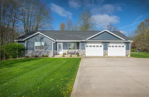 15969 King Rd, Howard, OH 43028