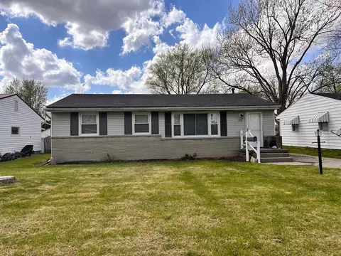 713 Oak Dr, Washington Court House, OH 43160