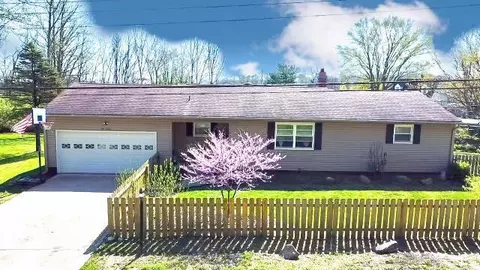 120 Lynwood Ln, Lancaster, OH 43130