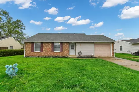 Exterior - 1815 Chippewa Dr, Circleville, OH 43113 photo 2 of 4