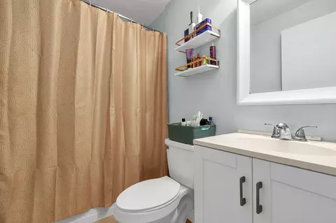 Bath - 1815 Chippewa Dr, Circleville, OH 43113 photo 1 of 1