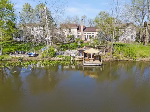 479 Woodside Lake Dr, Columbus, OH 43230