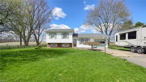 245 Airport Rd, Zanesville, OH 43701