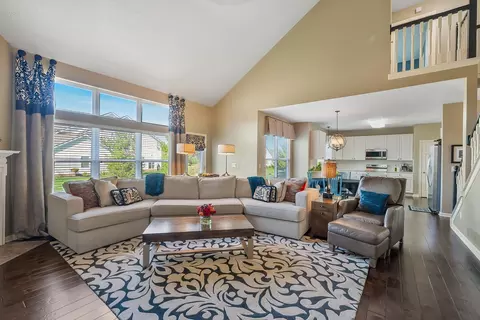 Living - 7198 Springview Ln, Dublin, OH 43016 photo 2 of 7