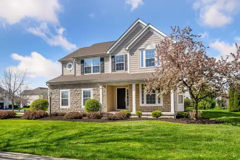 Exterior - 7198 Springview Ln, Dublin, OH 43016 photo 3 of 7