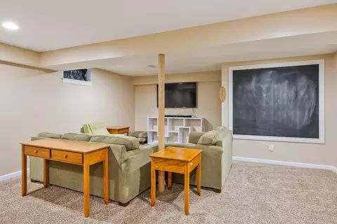 Living - 7198 Springview Ln, Dublin, OH 43016 photo 6 of 7