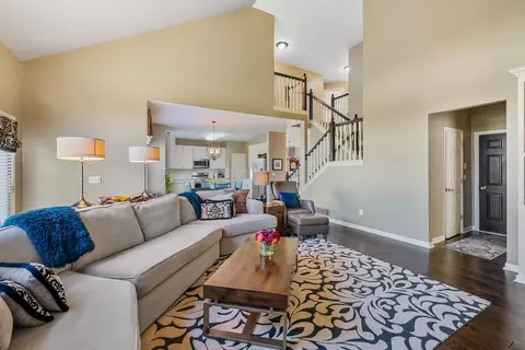 Living - 7198 Springview Ln, Dublin, OH 43016 photo 3 of 7