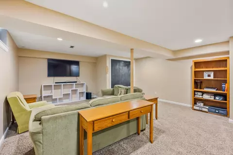 Living - 7198 Springview Ln, Dublin, OH 43016 photo 7 of 7