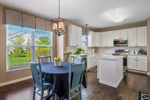 Kitchen - 7198 Springview Ln, Dublin, OH 43016 photo 1 of 5