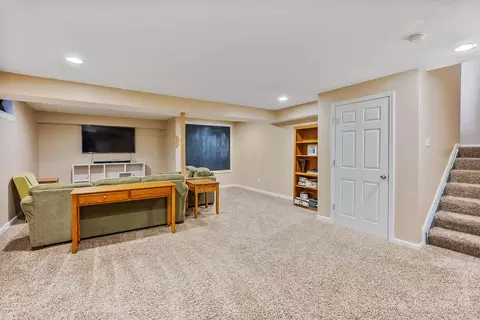 Living - 7198 Springview Ln, Dublin, OH 43016 photo 5 of 7