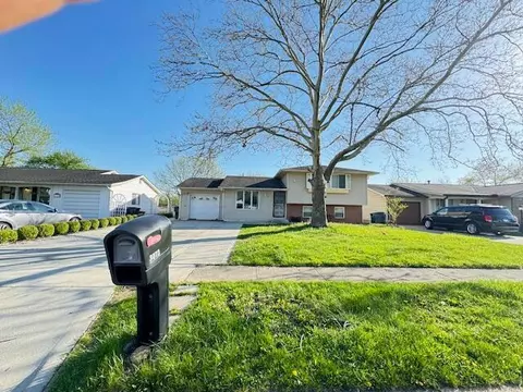 3073 Hill Grove Ave, Columbus, OH 43223