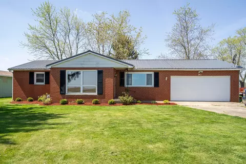 349 S Main St, New Holland, OH 43145