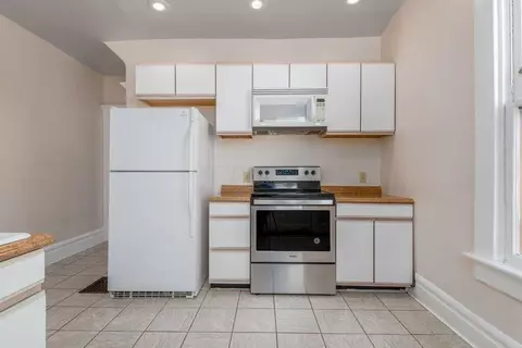 Kitchen - 78-80 E 4th Ave, Columbus, OH 43201 photo 2 of 3