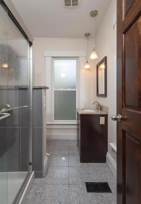 Bath - 78-80 E 4th Ave, Columbus, OH 43201 photo 2 of 3