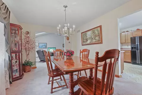 Dining - 160 Shawnee Loop N, Pataskala, OH 43062 photo 2 of 2