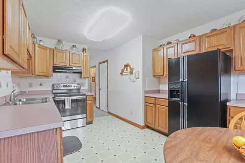 Kitchen - 160 Shawnee Loop N, Pataskala, OH 43062 photo 1 of 7