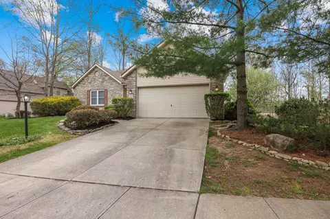 Exterior - 160 Shawnee Loop N, Pataskala, OH 43062 photo 4 of 22