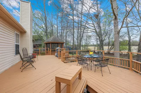 Exterior - 160 Shawnee Loop N, Pataskala, OH 43062 photo 12 of 22