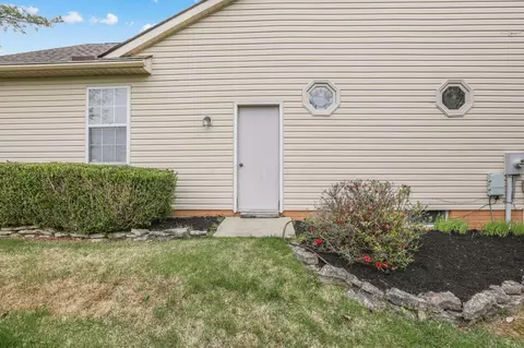Exterior - 160 Shawnee Loop N, Pataskala, OH 43062 photo 19 of 22