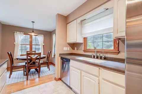 Kitchen - 14389 Eldon Dr, Mount Vernon, OH 43050 photo 2 of 2