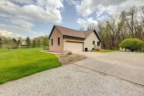 Exterior - 14389 Eldon Dr, Mount Vernon, OH 43050 photo 3 of 9