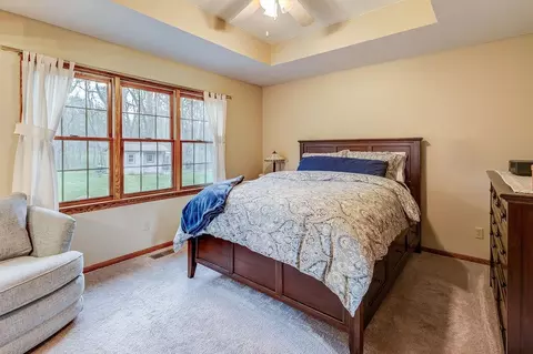 Bedroom - 14389 Eldon Dr, Mount Vernon, OH 43050 photo 1 of 4