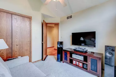 Living - 14389 Eldon Dr, Mount Vernon, OH 43050 photo 6 of 6