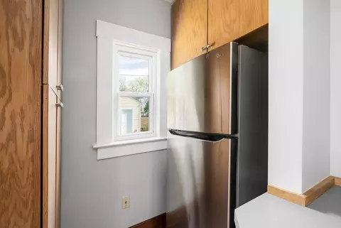 Kitchen - 188 E Maynard Ave, Columbus, OH 43202 photo 7 of 8