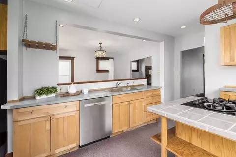 Kitchen - 188 E Maynard Ave, Columbus, OH 43202 photo 1 of 8