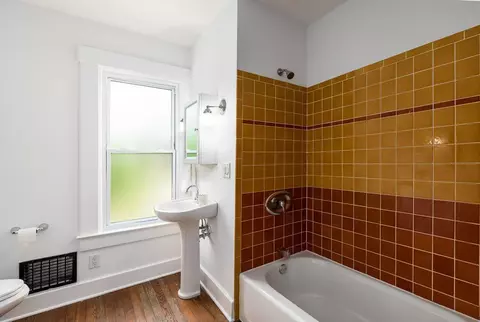 Bath - 188 E Maynard Ave, Columbus, OH 43202 photo 1 of 2