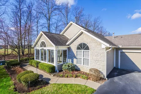 347 Bear Woods Dr, Powell, OH 43065
