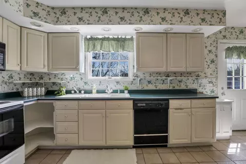 Kitchen - 200 E Main St, Mcarthur, OH 45651 photo 5 of 6
