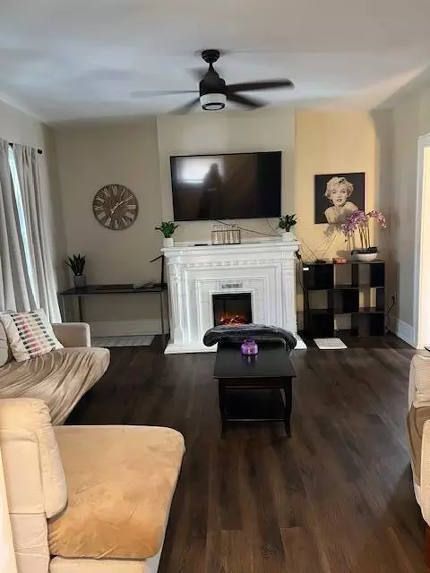 Living - 153 E Morrill Ave, Columbus, OH 43207 photo 1 of 3