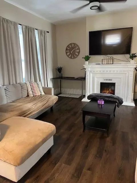 Living - 153 E Morrill Ave, Columbus, OH 43207 photo 3 of 3