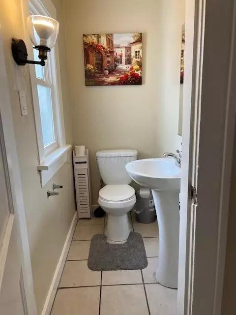 Bath - 153 E Morrill Ave, Columbus, OH 43207 photo 1 of 3