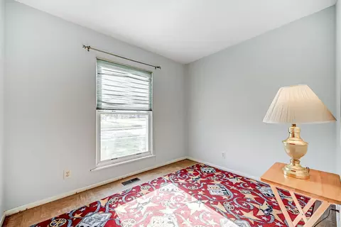 Bedroom - 3035 Nantucket St, Springfield, OH 45503 photo 2 of 8