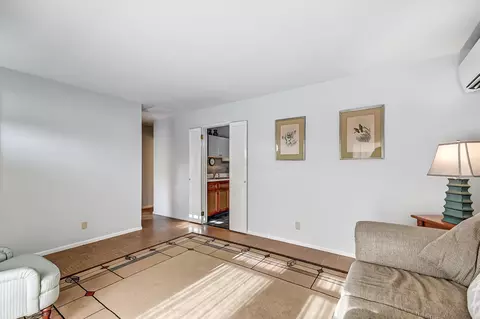 Living - 3035 Nantucket St, Springfield, OH 45503 photo 2 of 4
