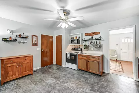 Kitchen - 3035 Nantucket St, Springfield, OH 45503 photo 3 of 6