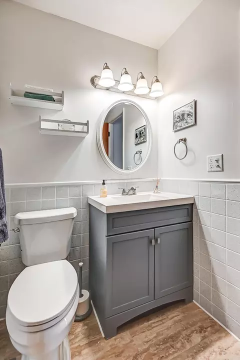 Bath - 3035 Nantucket St, Springfield, OH 45503 photo 3 of 3