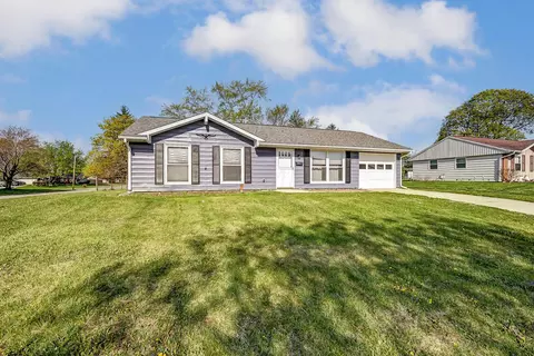 Exterior - 3035 Nantucket St, Springfield, OH 45503 photo 3 of 12