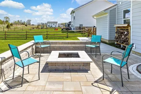 Exterior - 3788 Aviary Loop, Hilliard, OH 43026 photo 8 of 13
