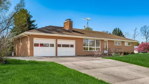 19 Trenton Cir, Granville, OH 43023