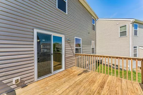 Exterior - 900 Salinger Dr, Lithopolis, OH 43136 photo 11 of 12