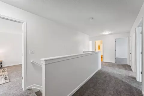 Entry Way - 900 Salinger Dr, Lithopolis, OH 43136 photo 2 of 2